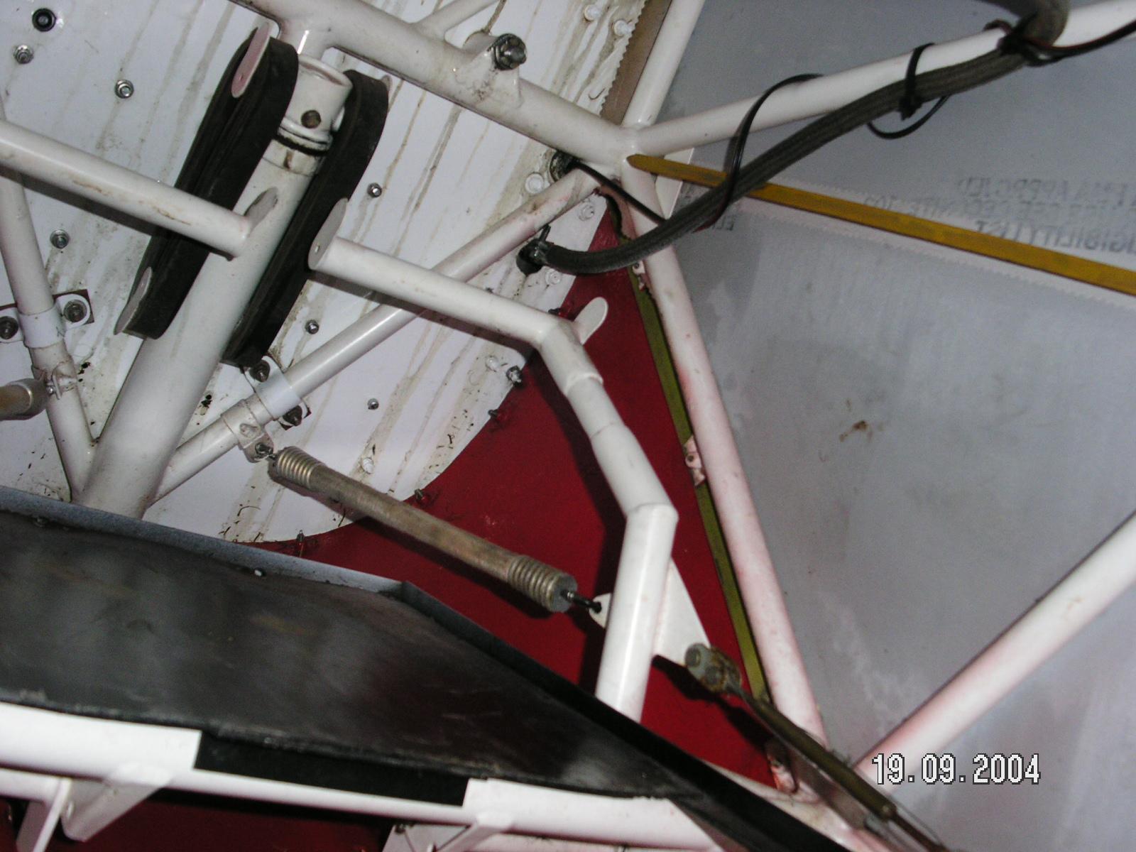 XLI orig Rudder Pedal mod 02.JPG